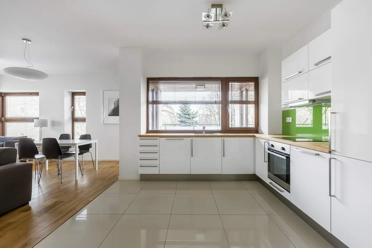 L型キッチンのリフォーム費用や価格は ハピすむ