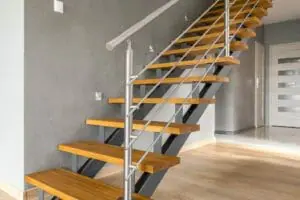 階段下に収納を作るリフォームをする費用は ハピすむ
