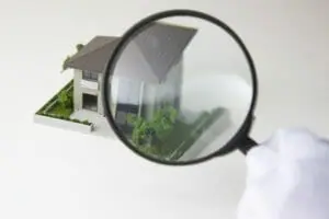 傾いた家の危険性やリフォームにかかる費用について ハピすむ