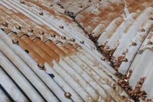 トタン屋根の修理 症状別の修理方法と費用相場とは ハピすむ
