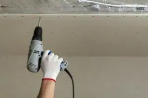 天井に穴をあける方法や工具について ハピすむ 天井に穴をあける方法や工具について ハピすむ