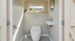 建物の外にトイレを作るには?気になる衛生面についても解説!