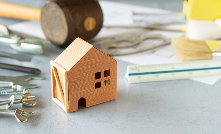 木造二階建てを解体する際にかかる費用は？安く抑えるコツや補助金も解説