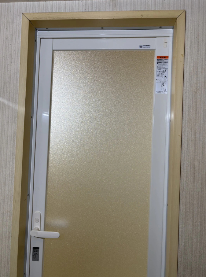 新しく設置した浴室ドア