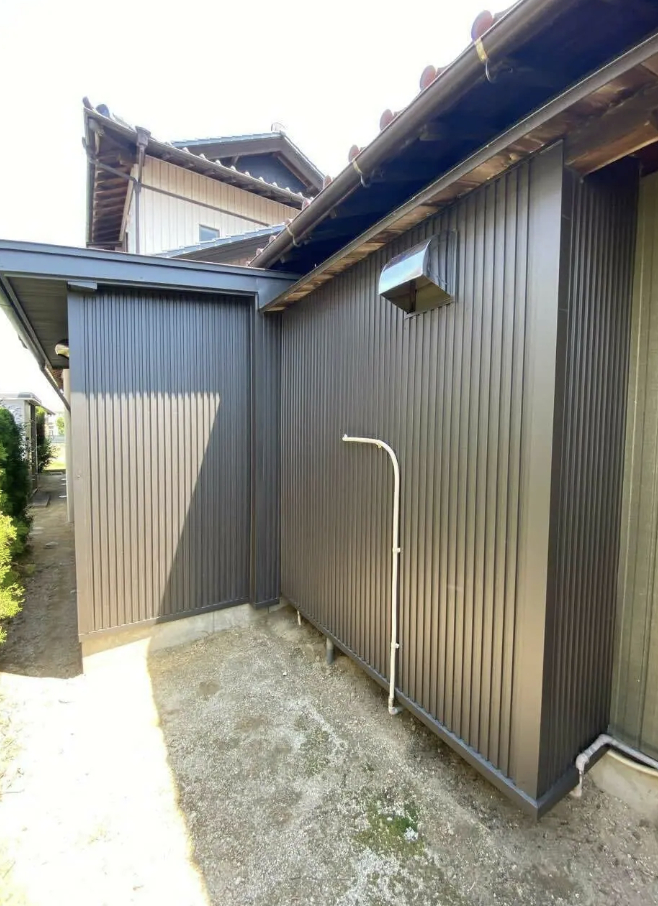 廊下を増築した建物