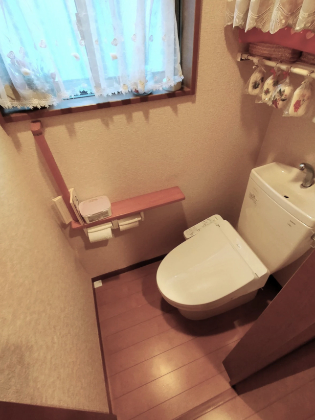 手洗いなしのタンク式トイレに交換する前