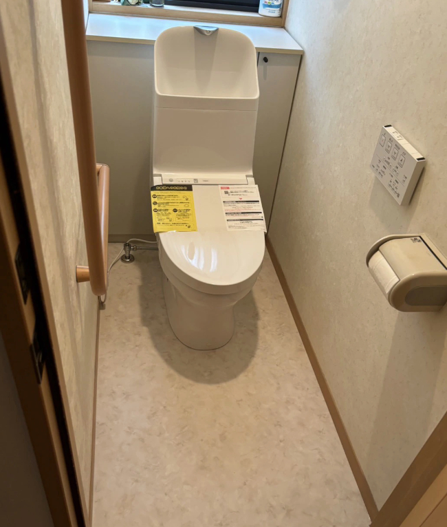 新しく設置したタンク式トイレ