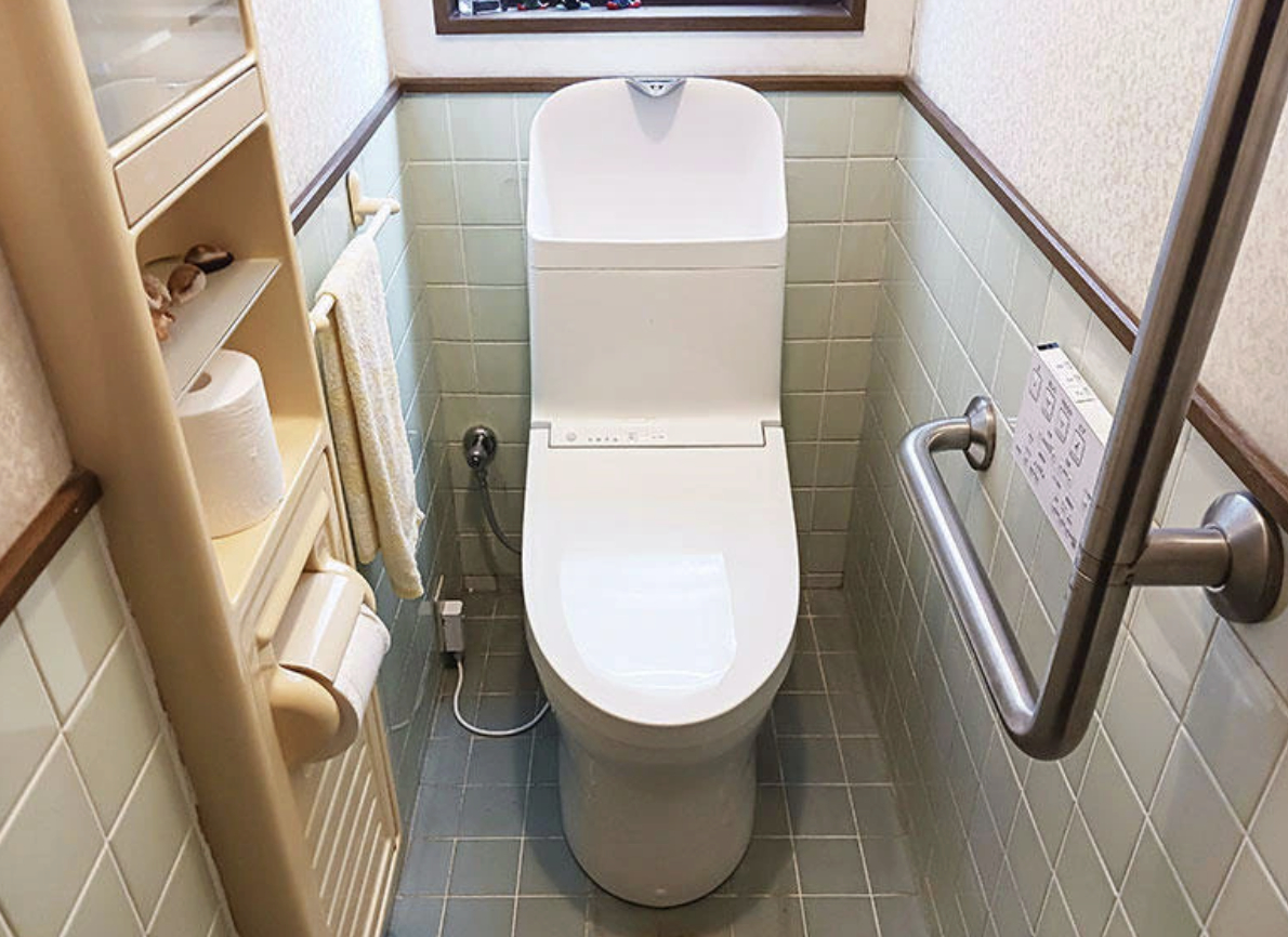 水漏れが発生したトイレを交換