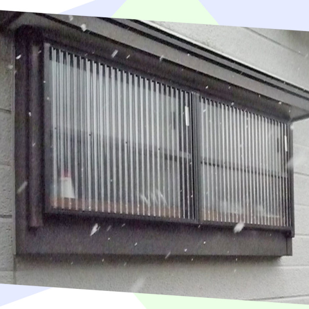 株式会社マサカ製の雪囲いパネル「カコイードⅡ」