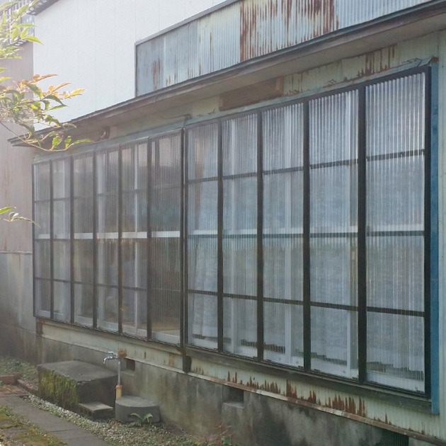 株式会社マサカ製の雪囲いパネル「カコイードⅡ」